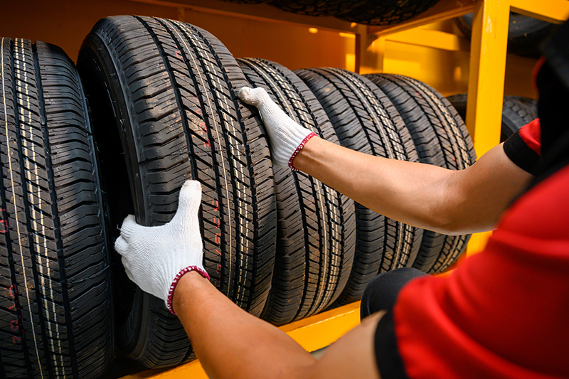 25 Best Places to Buy Tires & Save $100s
